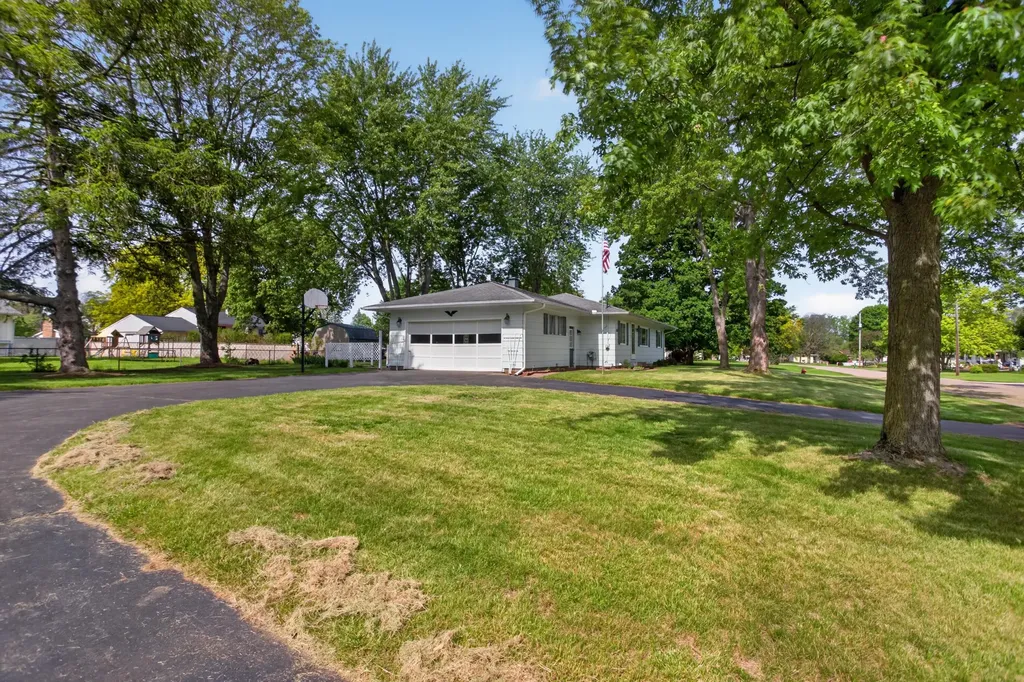 1653 Gary Paul Lane Summit Township MI 49203