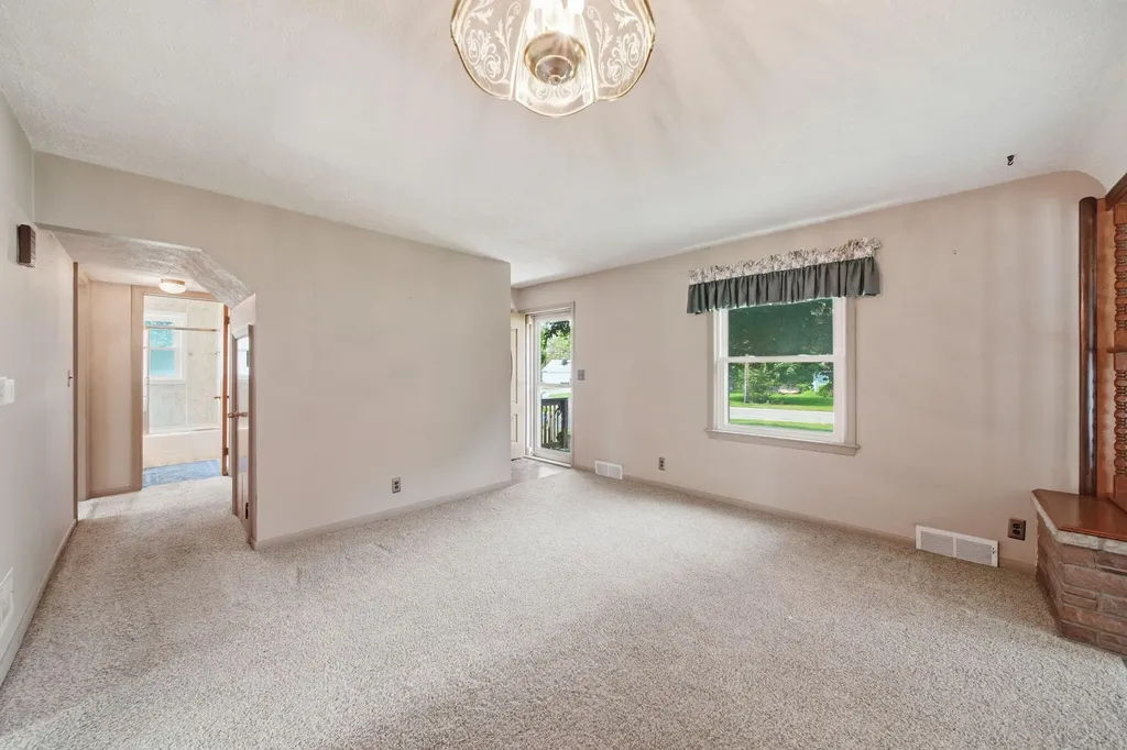 161 N State Street Leoni Township MI 49254