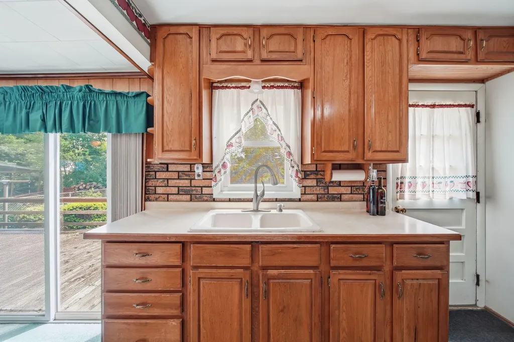 161 N State Street Leoni Township MI 49254