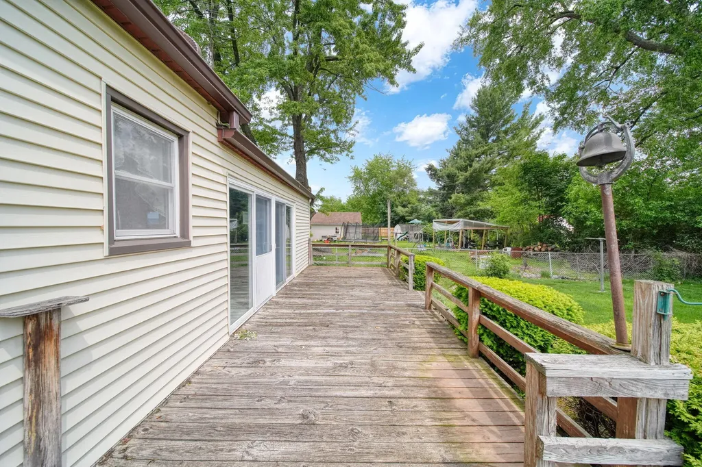 161 N State Street Leoni Township MI 49254