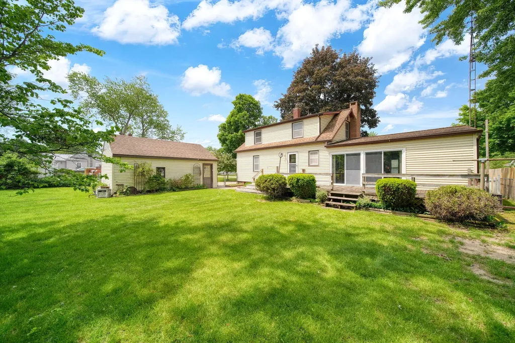161 N State Street Leoni Township MI 49254