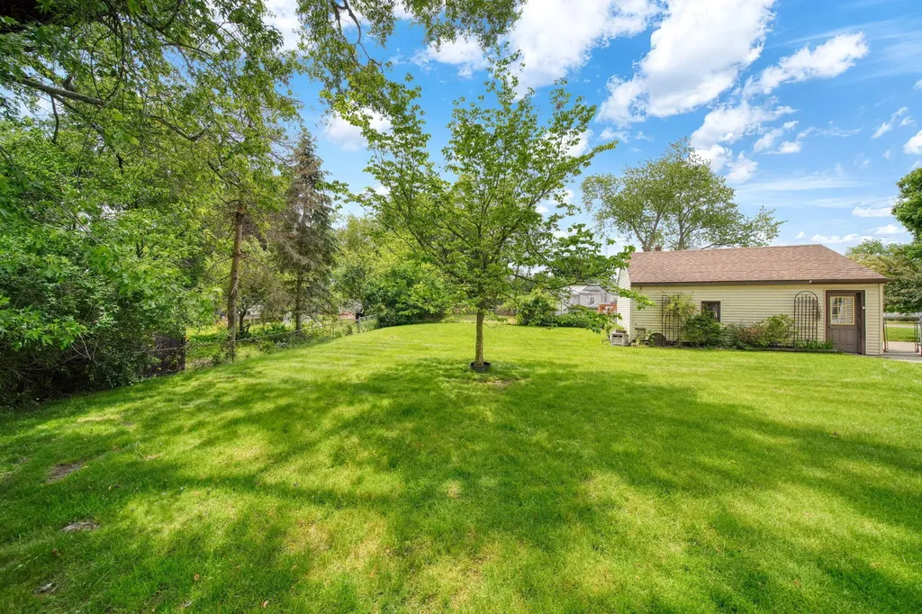 161 N State Street Leoni Township MI 49254