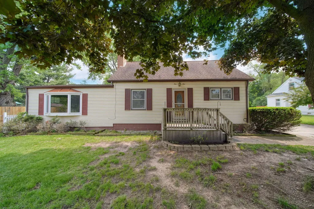 161 N State Street Leoni Township MI 49254