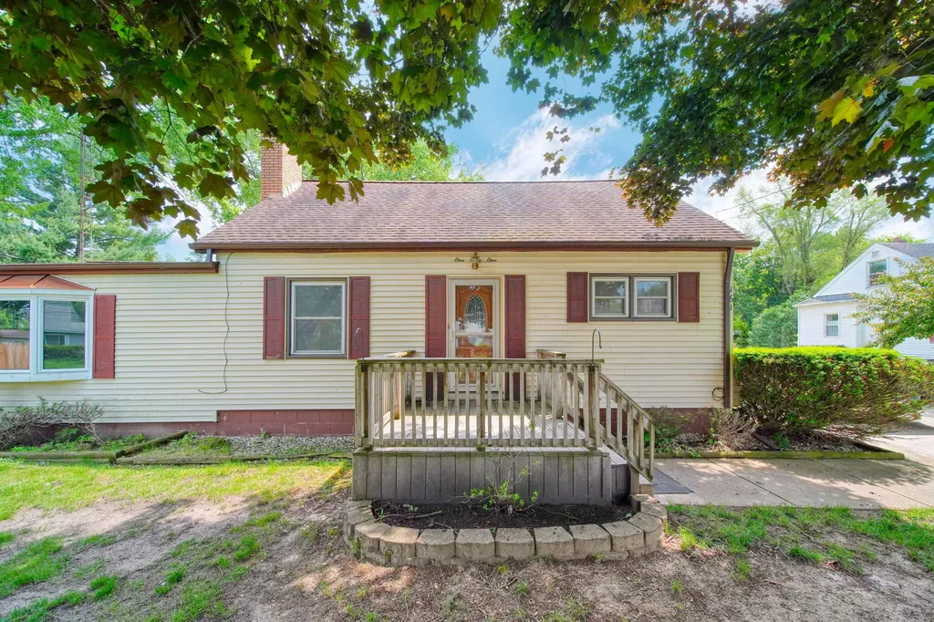 161 N State Street Leoni Township MI 49254