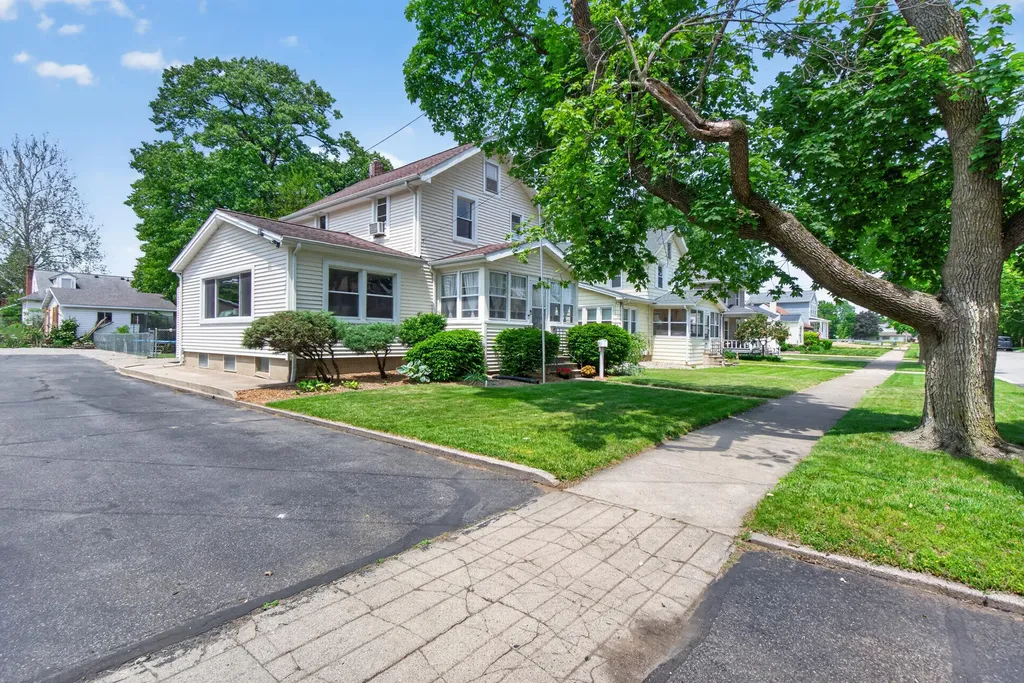 214 N Durand Street Jackson City MI 49202