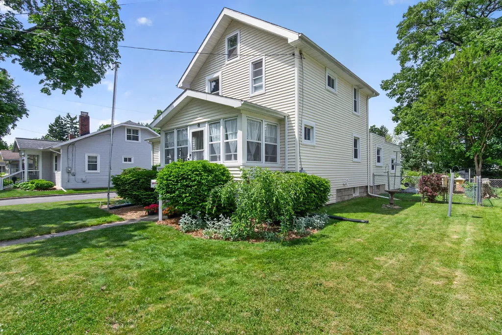 214 N Durand Street Jackson City MI 49202