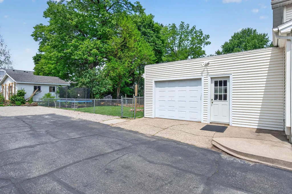 214 N Durand Street Jackson City MI 49202