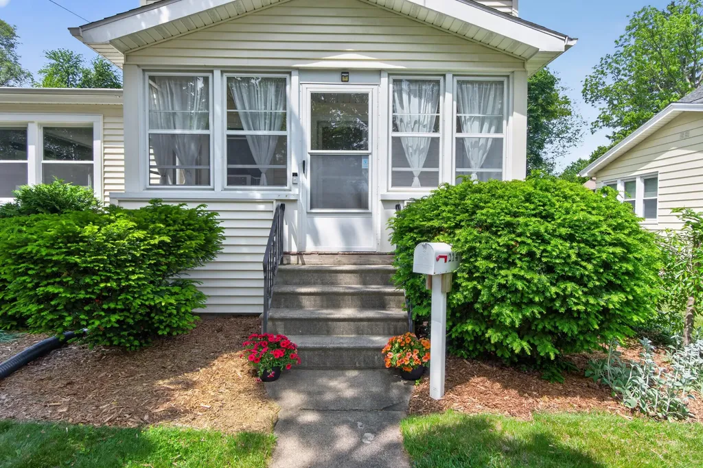 214 N Durand Street Jackson City MI 49202