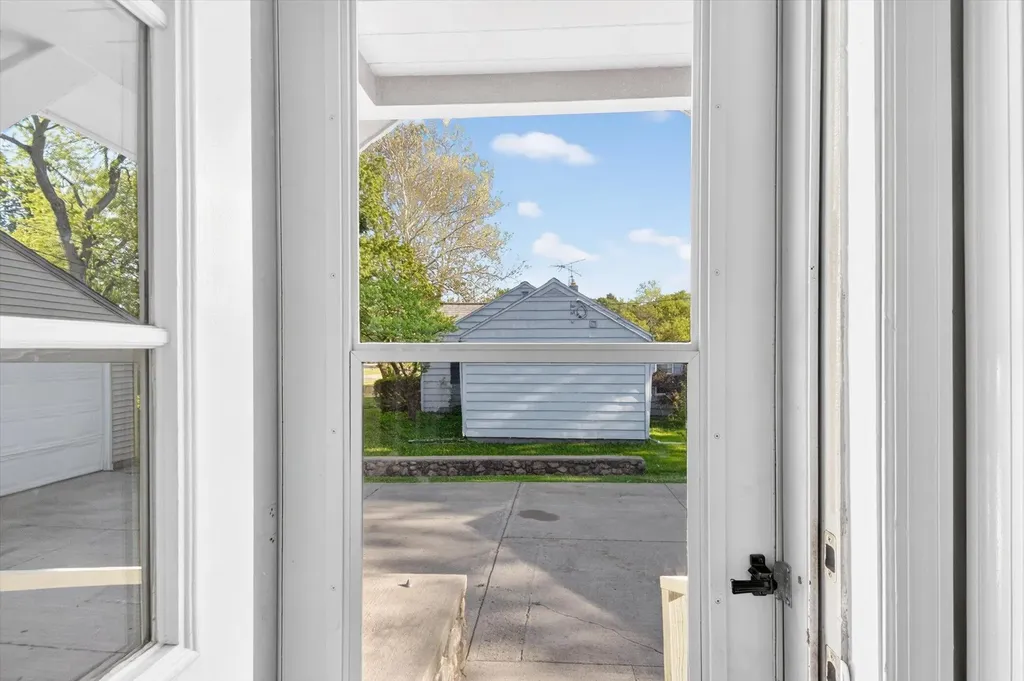 868 Woodbine Boulevard Summit Township MI 49203