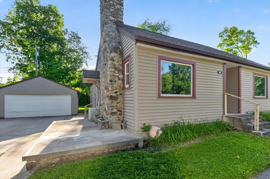 868 Woodbine Boulevard Summit Township MI 49203