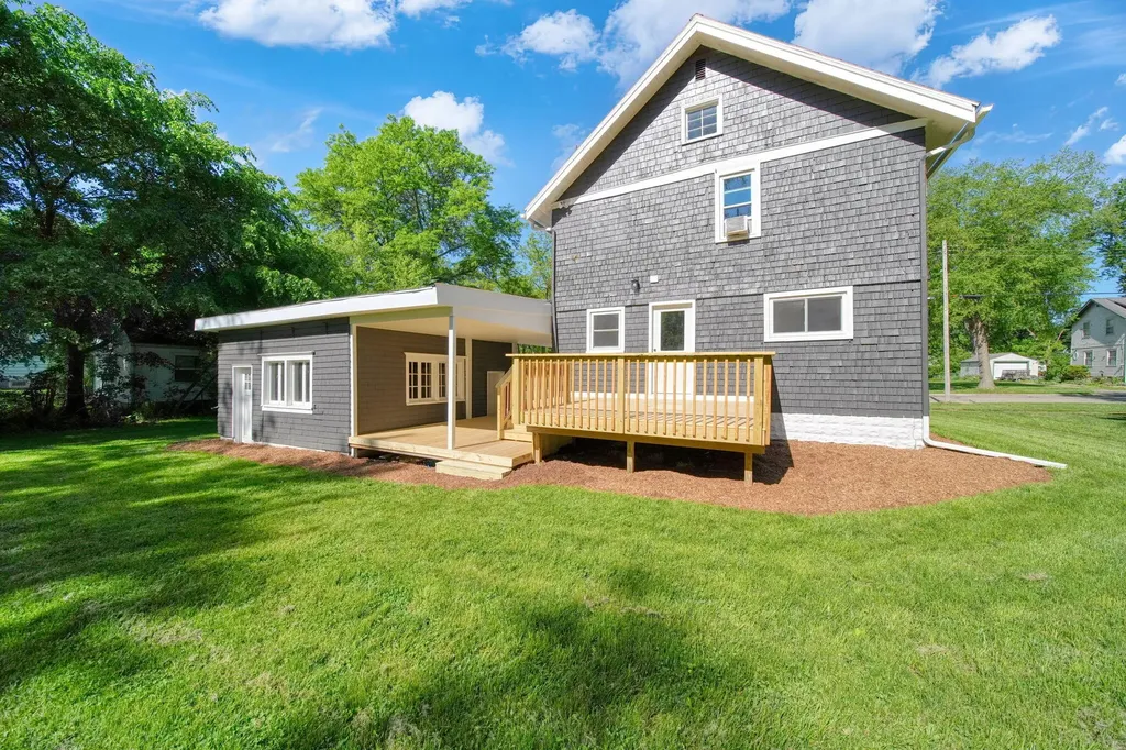 1215 Linwood Avenue Jackson City MI 49203