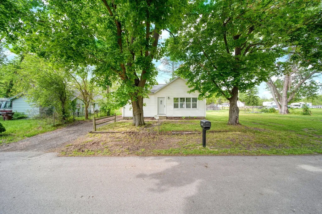 105 Trumble Avenue Summit Township MI 49203