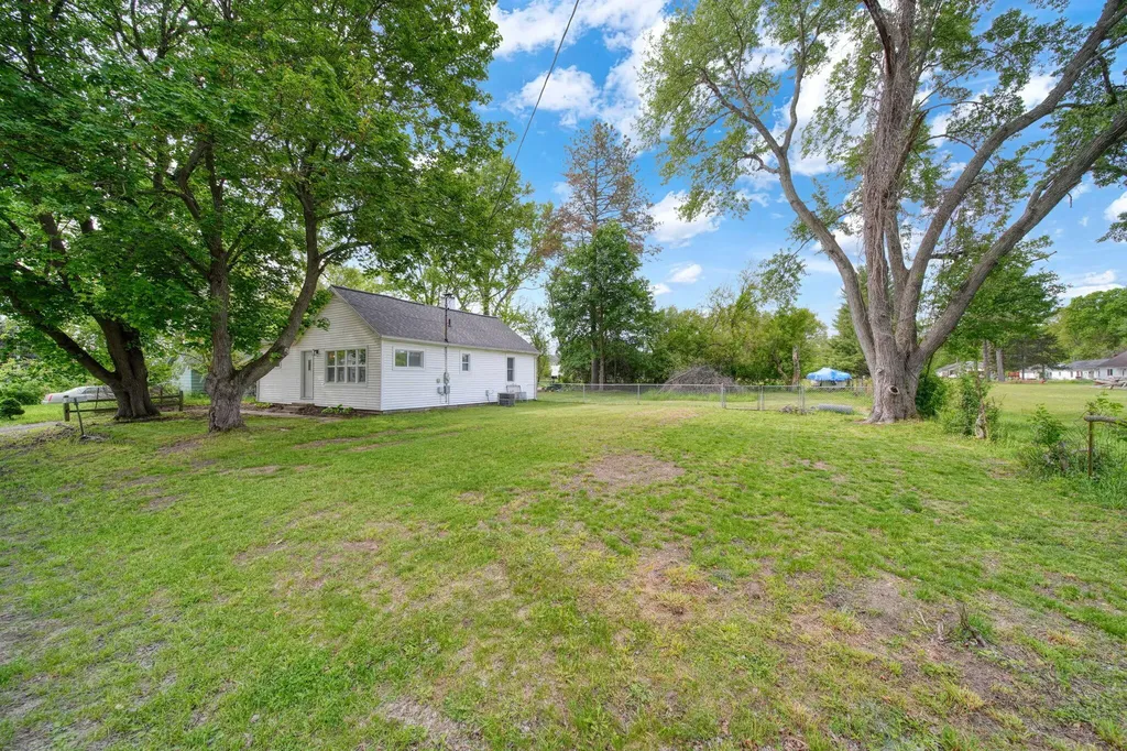 105 Trumble Avenue Summit Township MI 49203