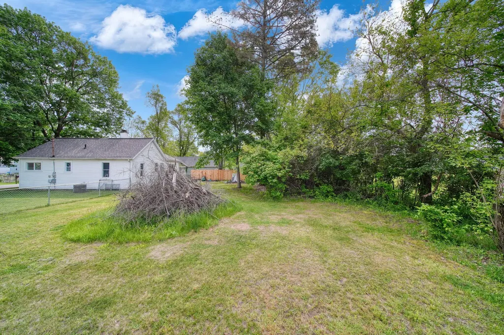 105 Trumble Avenue Summit Township MI 49203