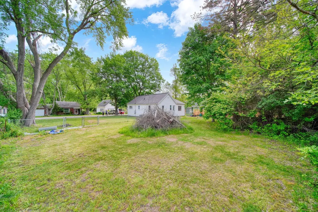 105 Trumble Avenue Summit Township MI 49203