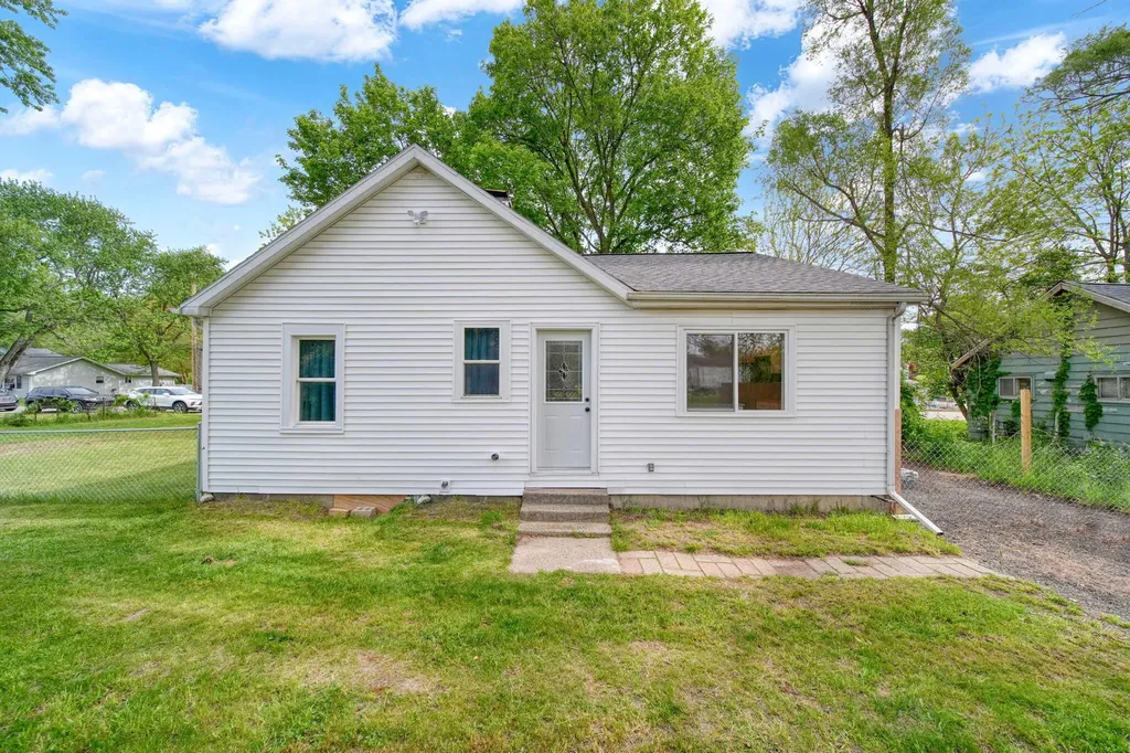 105 Trumble Avenue Summit Township MI 49203