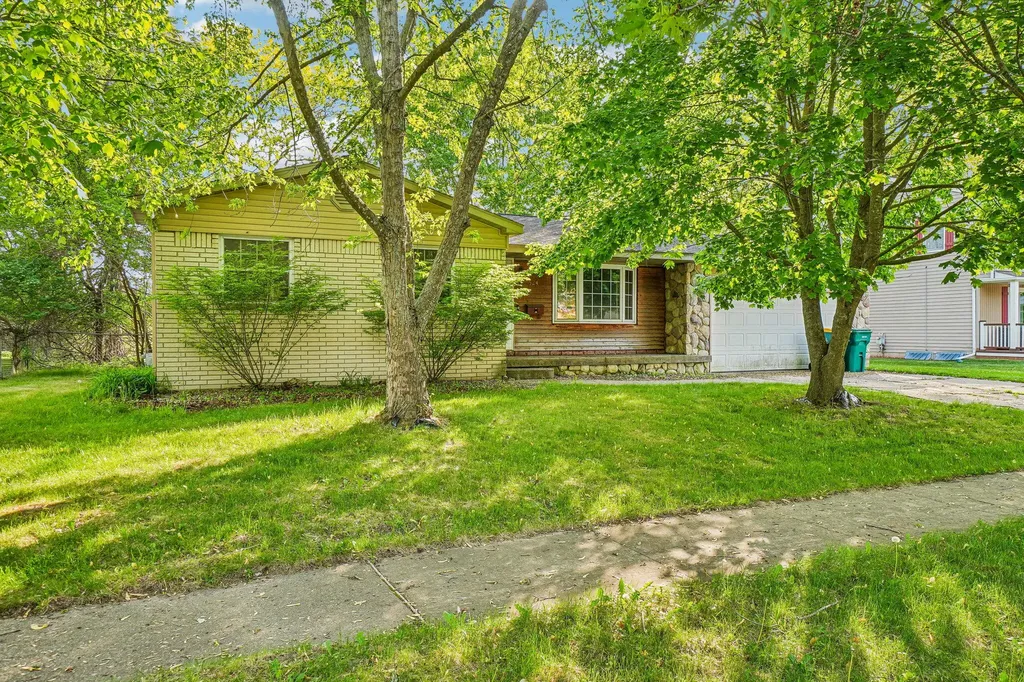 524 Winters Eave Drive Flushing City MI 48433