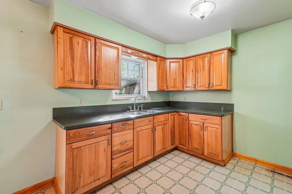524 Winters Eave Drive Flushing City MI 48433