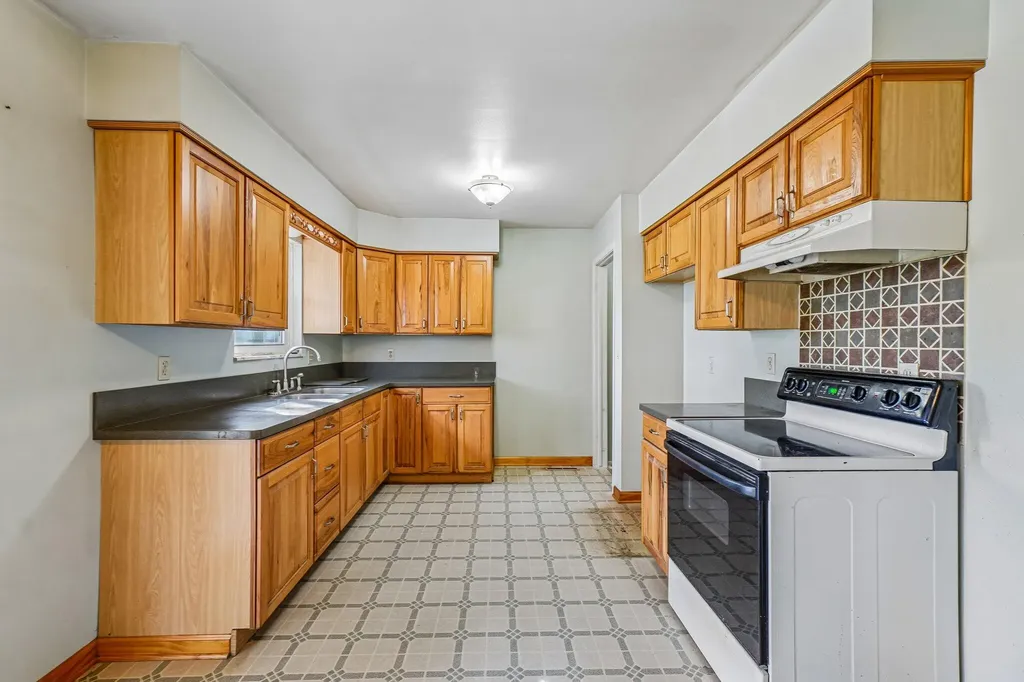 524 Winters Eave Drive Flushing City MI 48433