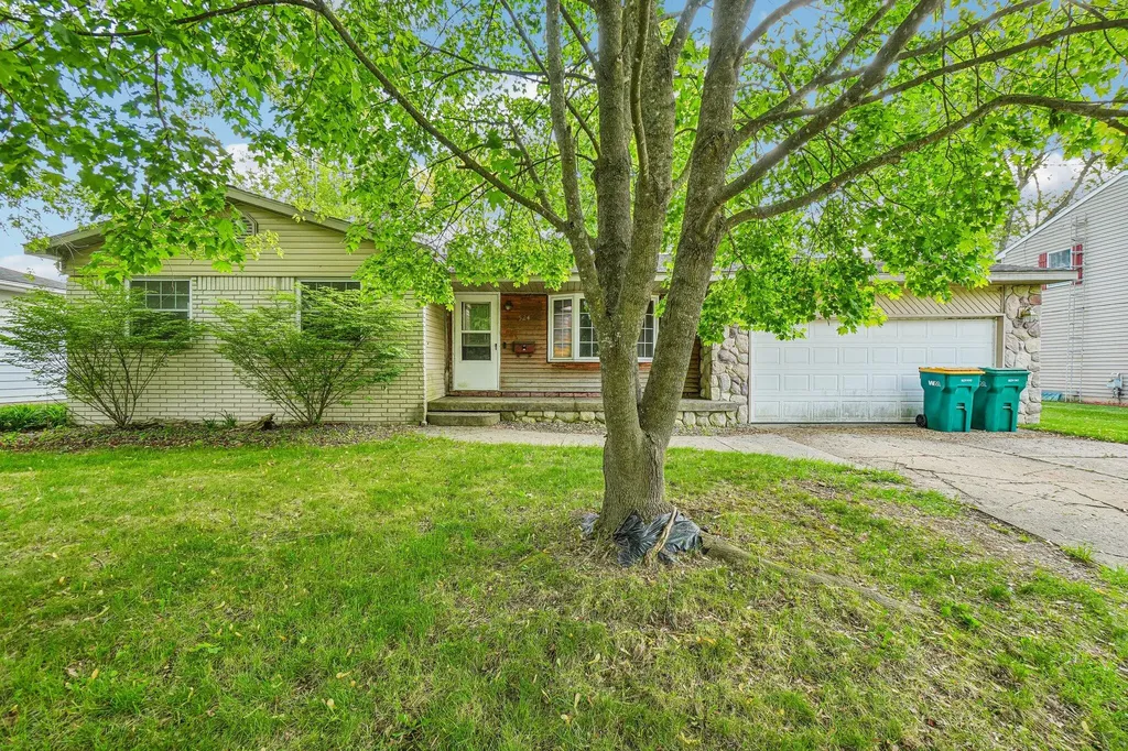 524 Winters Eave Drive Flushing City MI 48433
