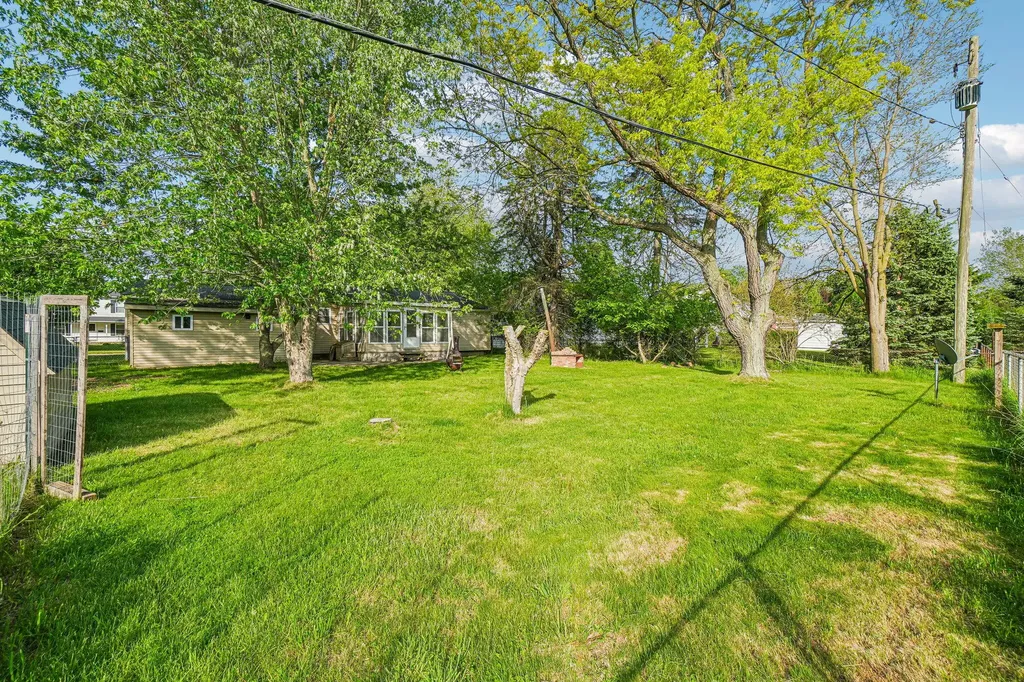 524 Winters Eave Drive Flushing City MI 48433