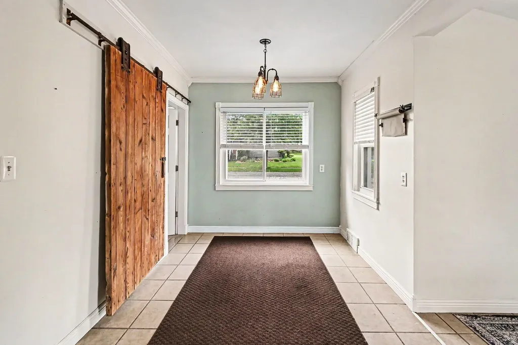 212 Washington Street Leslie City MI 49251