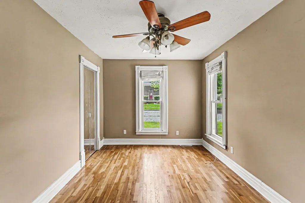212 Washington Street Leslie City MI 49251