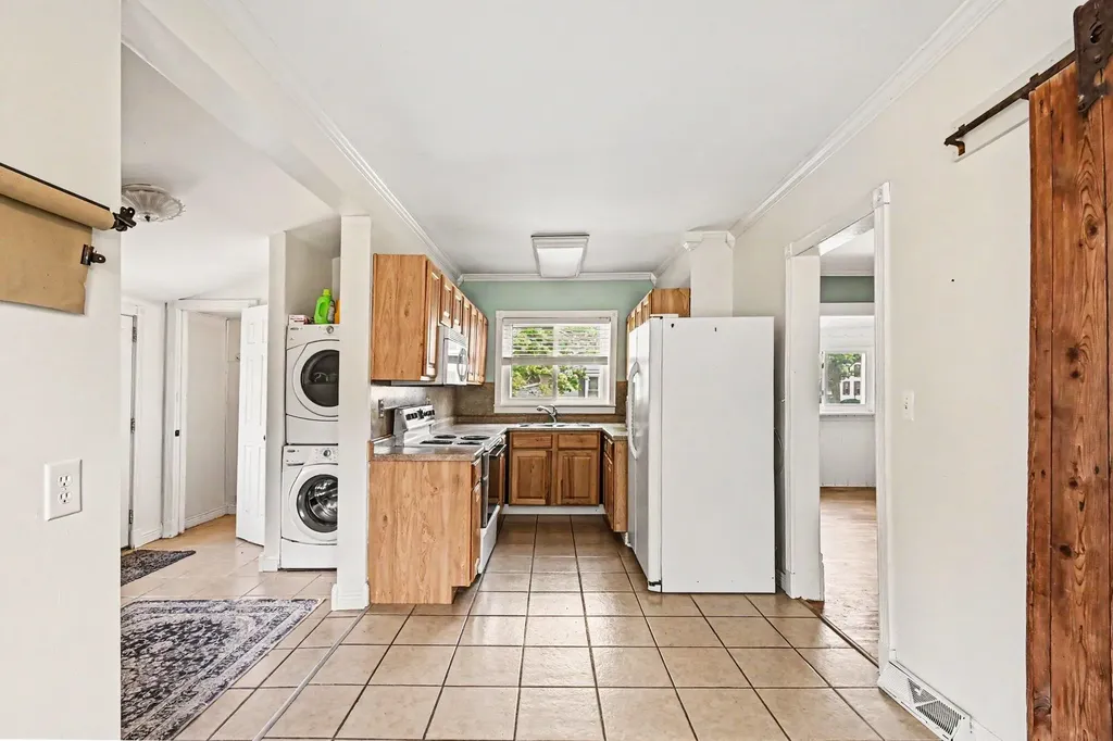 212 Washington Street Leslie City MI 49251