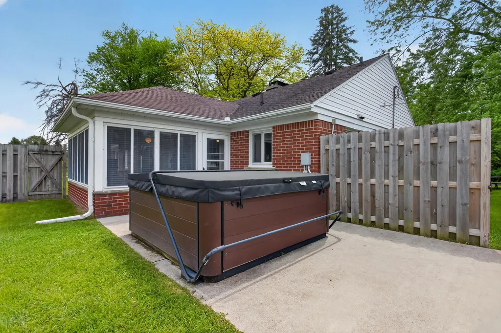 10260 Mack Island Road Grass Lake Charter Township MI 49240