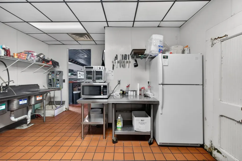 300 W North Street Jackson City MI 49202
