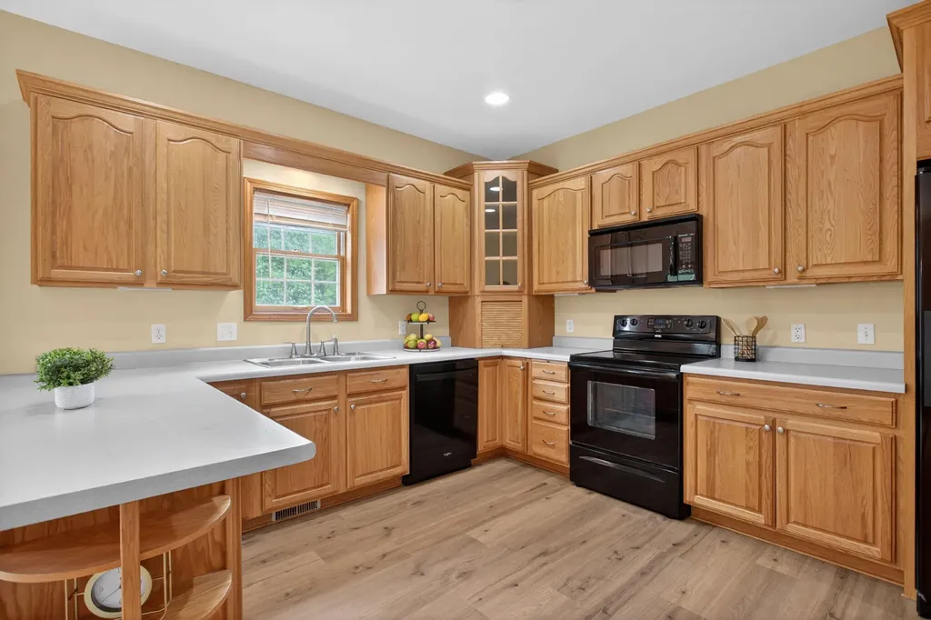 7121 Glendale Place Leoni Township MI 49201