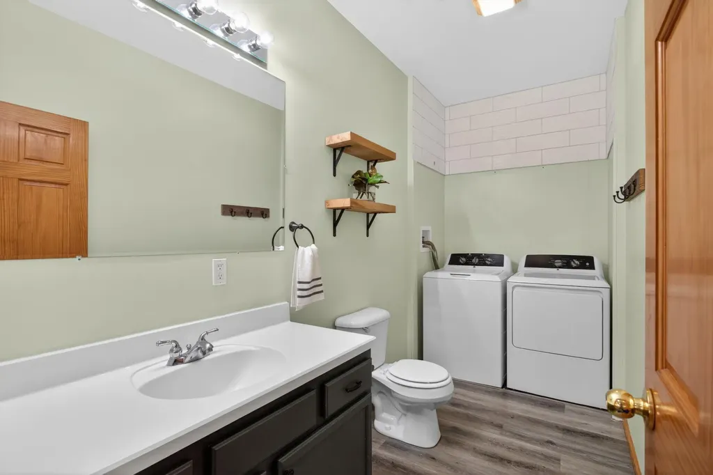 7121 Glendale Place Leoni Township MI 49201