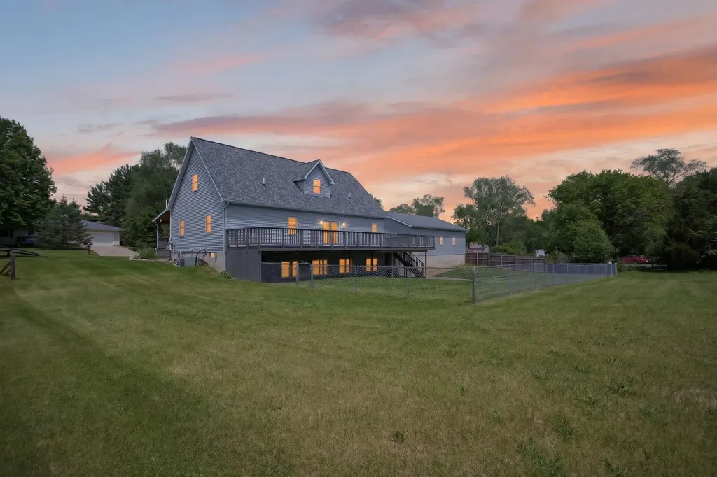 7121 Glendale Place Leoni Township MI 49201