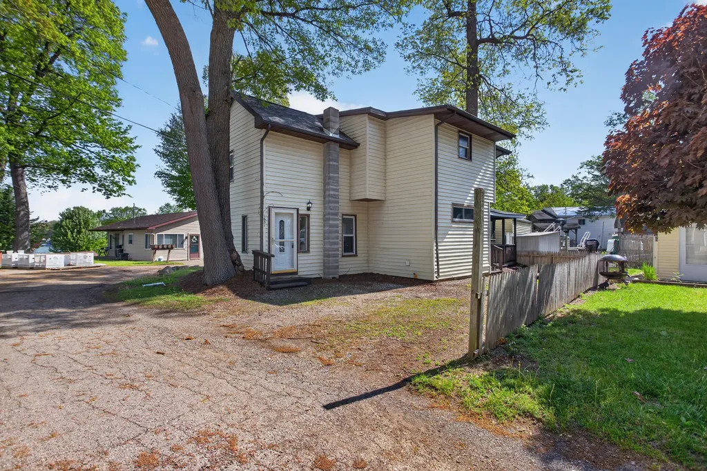 1651 Tennis Court Henrietta Township MI 49272