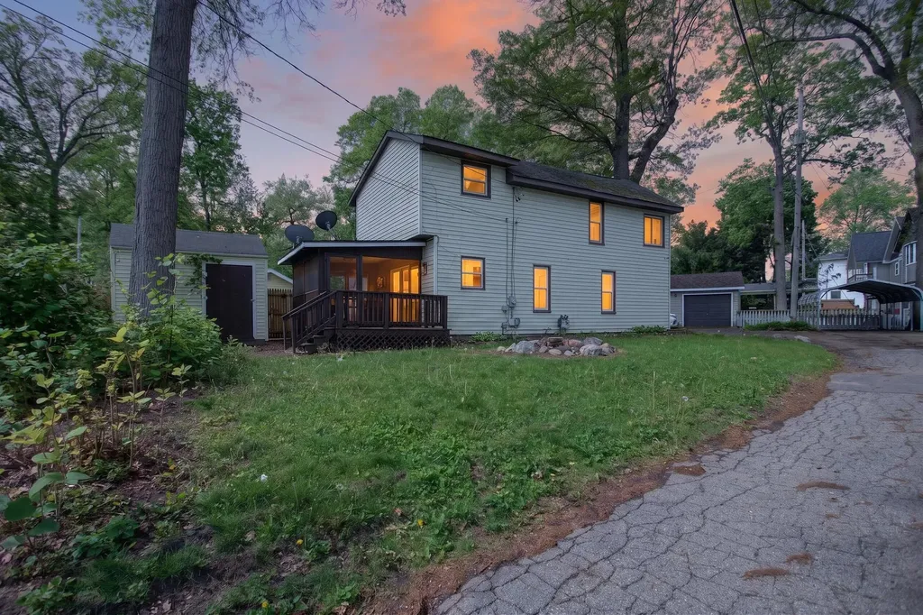 1651 Tennis Court Henrietta Township MI 49272