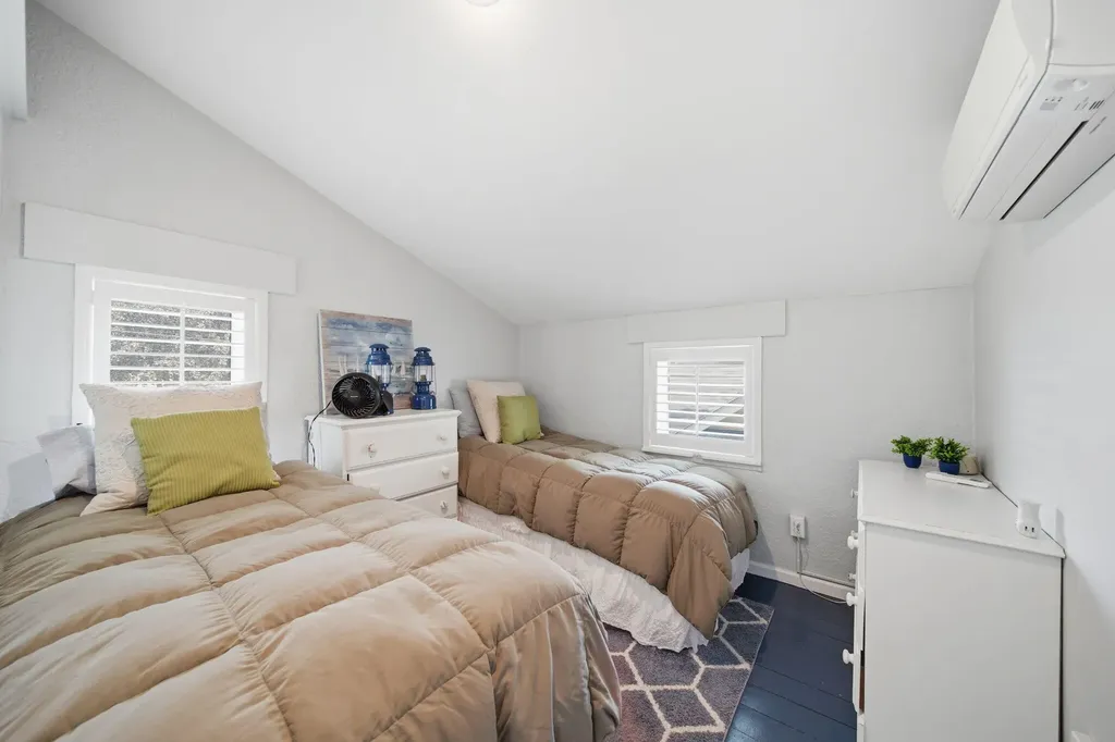 8588 N Shore Drive Columbia Township MI 49234
