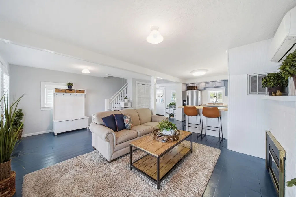 8588 N Shore Drive Columbia Township MI 49234
