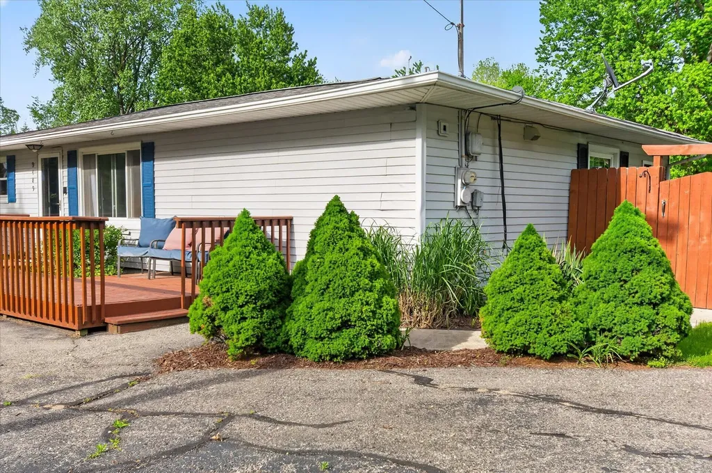 9489 Hyde Road Columbia Township MI 49234