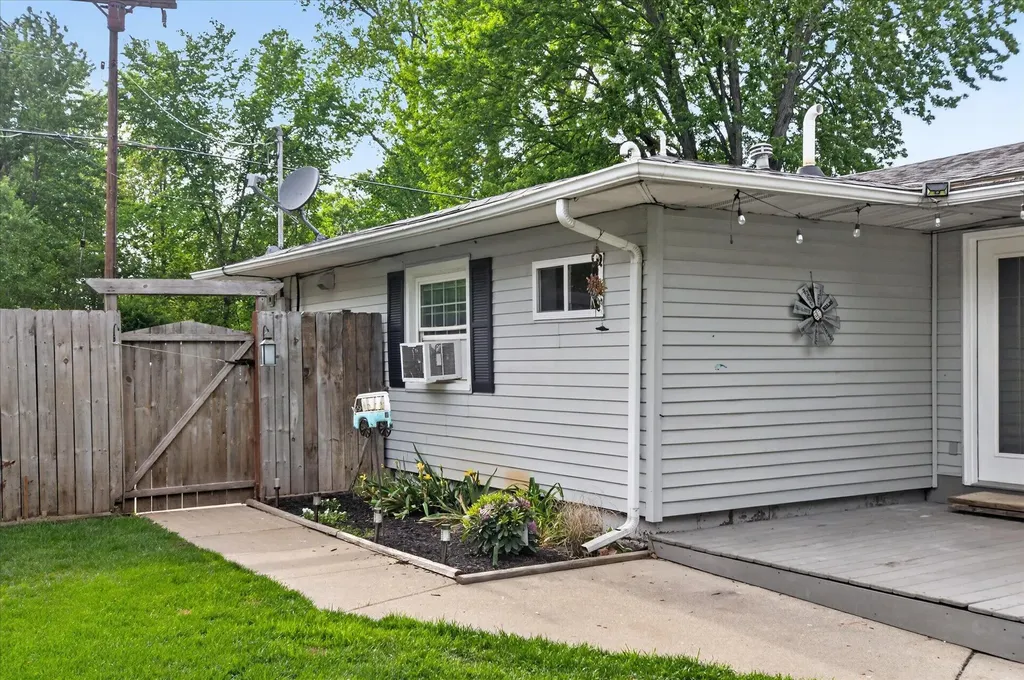 9489 Hyde Road Columbia Township MI 49234