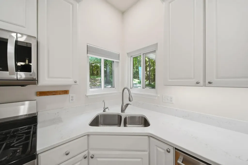712 Glen Oak Drive Unknown City MI 48158