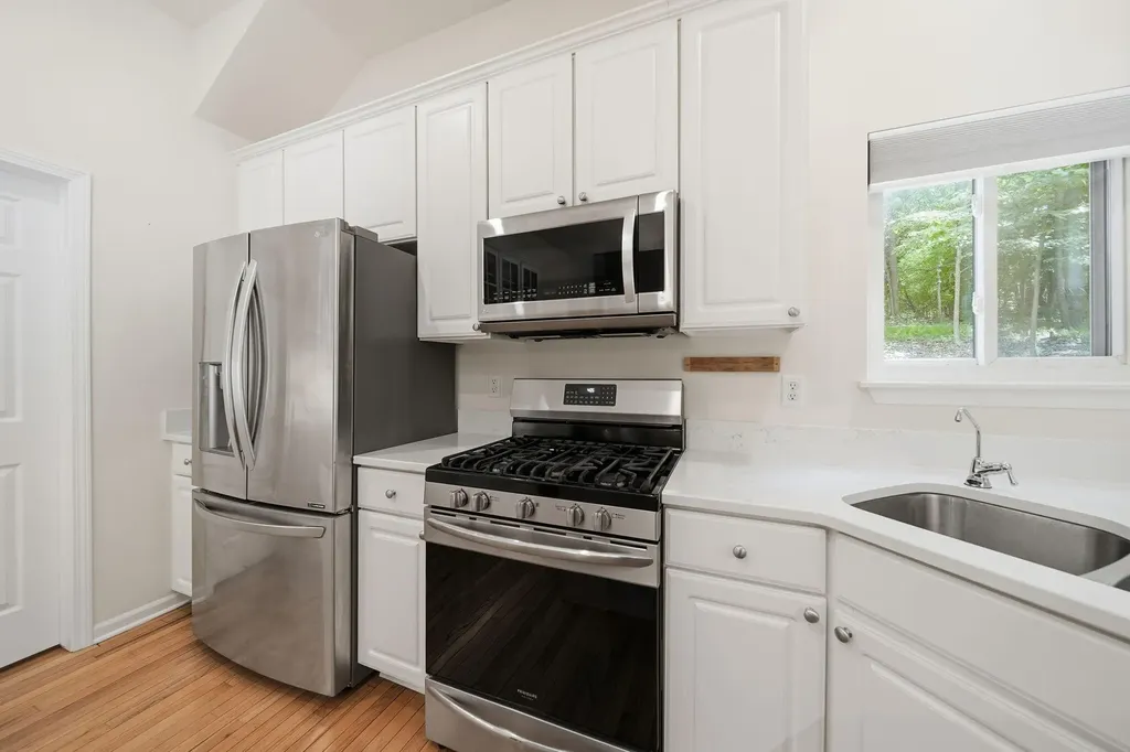 712 Glen Oak Drive Unknown City MI 48158
