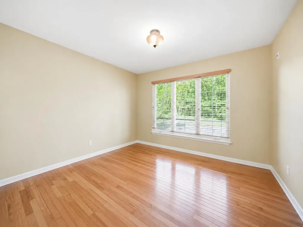 712 Glen Oak Drive Unknown City MI 48158