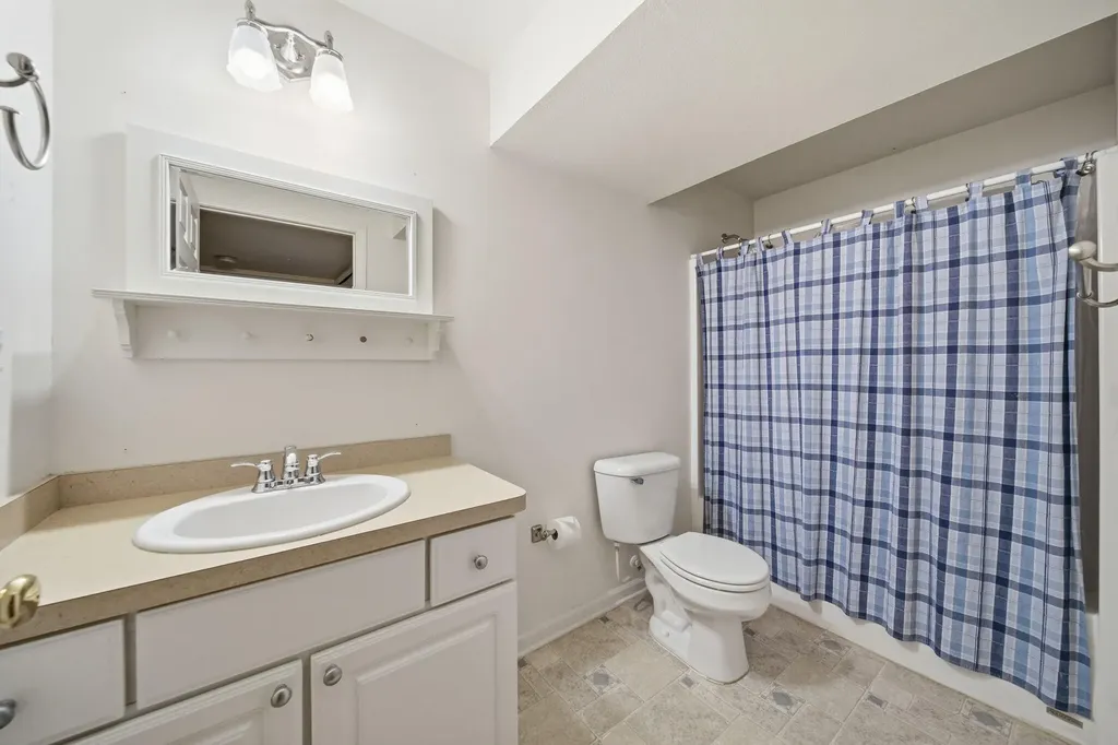 712 Glen Oak Drive Unknown City MI 48158