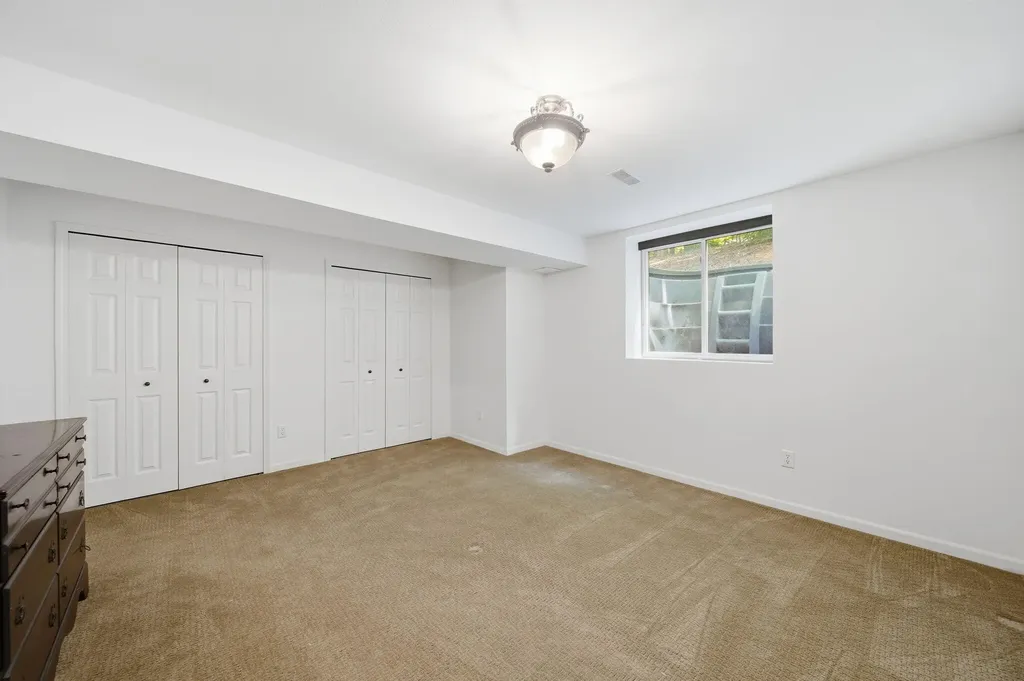 712 Glen Oak Drive Unknown City MI 48158