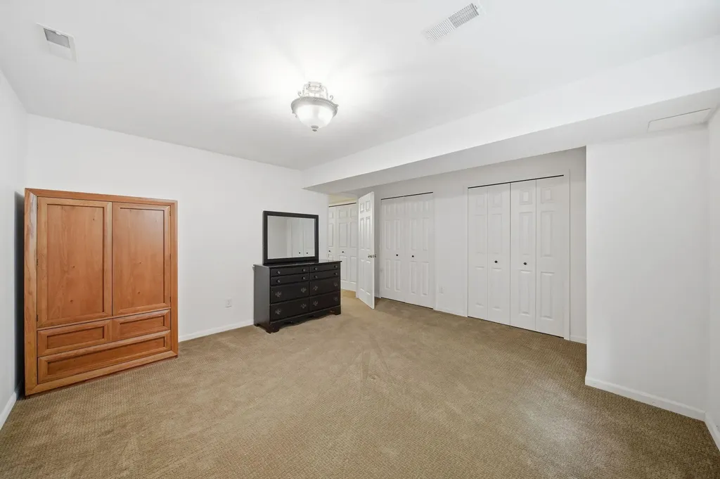 712 Glen Oak Drive Unknown City MI 48158