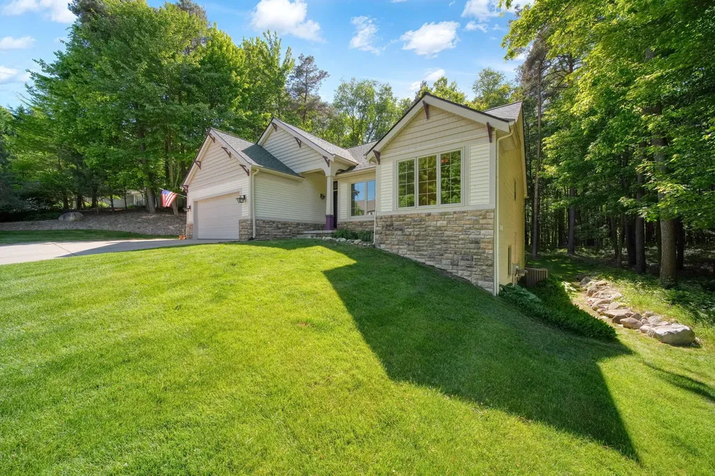 712 Glen Oak Drive Unknown City MI 48158