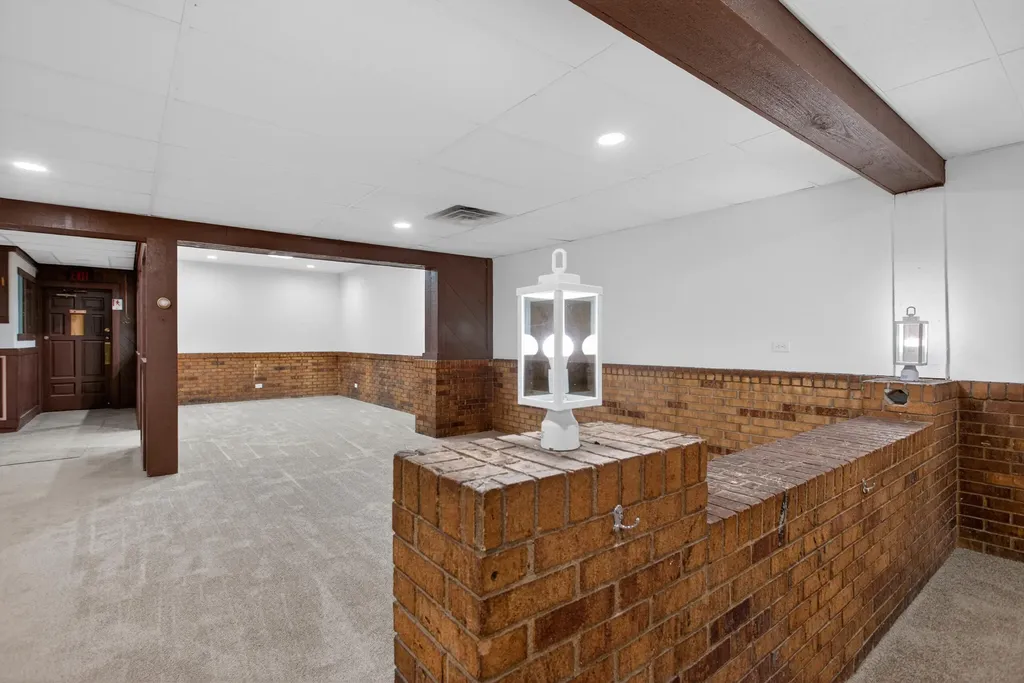 1425 Wildwood Avenue Jackson City MI 49202