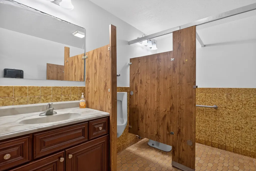 1425 Wildwood Avenue Jackson City MI 49202