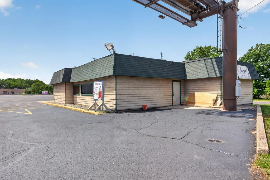 1425 Wildwood Avenue Jackson City MI 49202