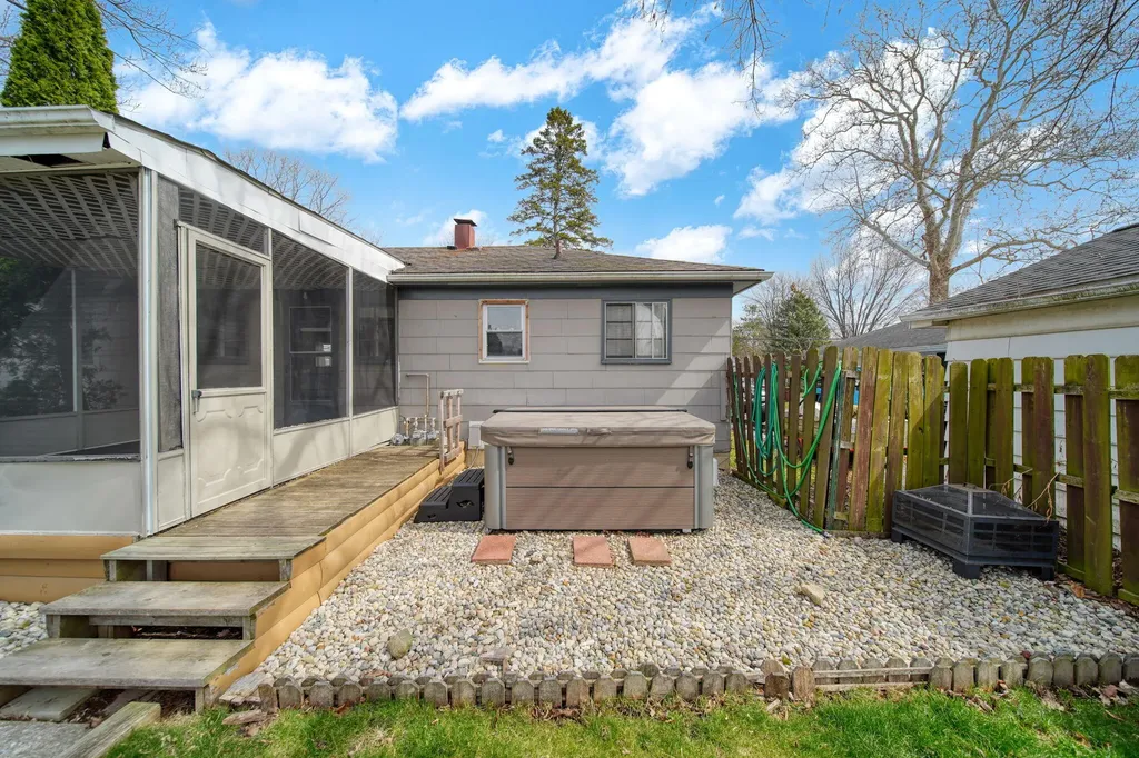 727 Springbrook Avenue Adrian City MI 49221